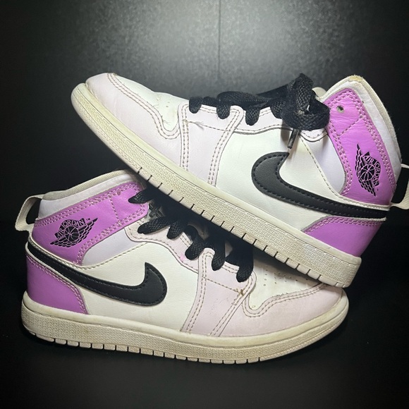 Jordan 1 Mid Grape Kids Basketball Sneaker Size 13C - Picture 2 of 7